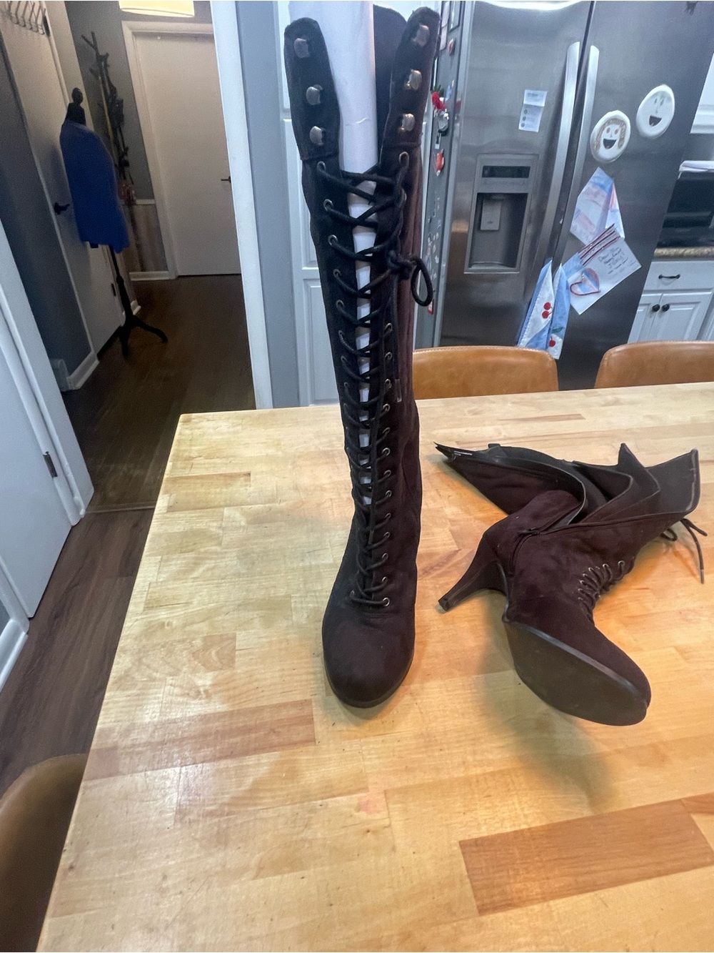 Women's Lace-Up Knee-High Heeled Boots in Dark Brown Suede